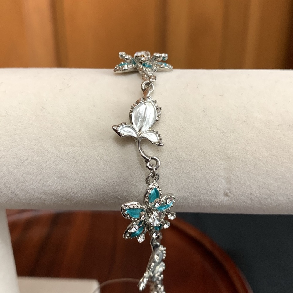 NWT Swarovski crystal bracelet - Picture 5 of 5